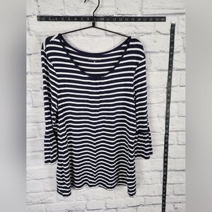 Croft & Barrow casual classic blue and white striped shirt Size Medium
